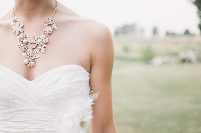 10 Must-Have Bridal Accessories for Your Wedding Day