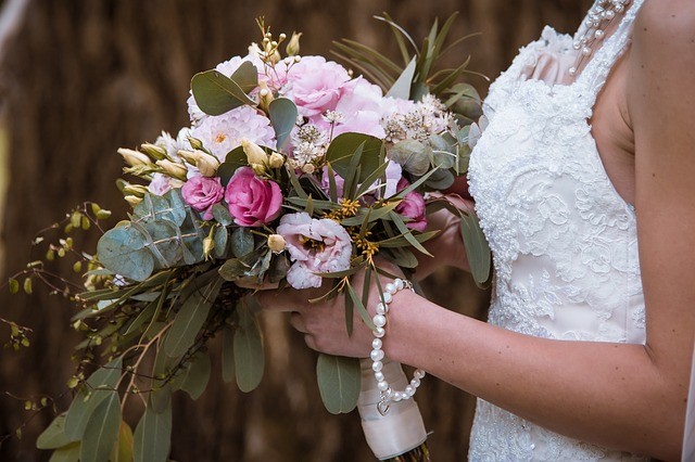 9 Tips to Perfect Your DIY Wedding Floral Arrangement