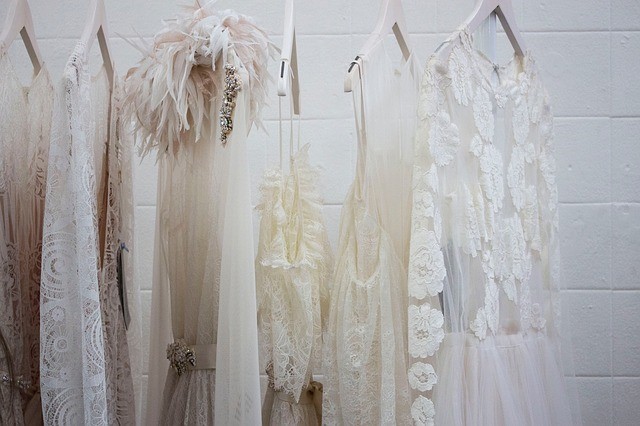 How to Choose Your Wedding Dress in 3 Easy Steps